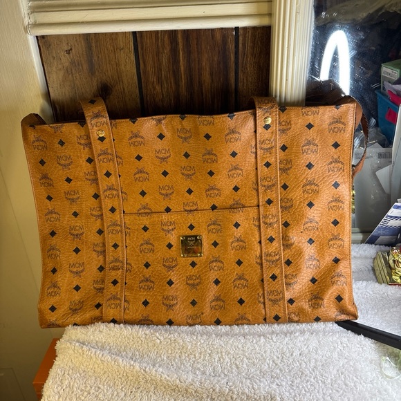 MCM Large Cognac Visetos Tote Shoulder Travel Carry on Tote EUC - Picture 8 of 17